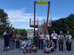 会社イベント　ジップライン体験